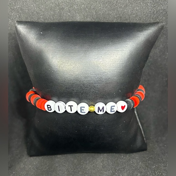 Bite Me (Vamp) Heishi Bracelet - Picture 1 of 6